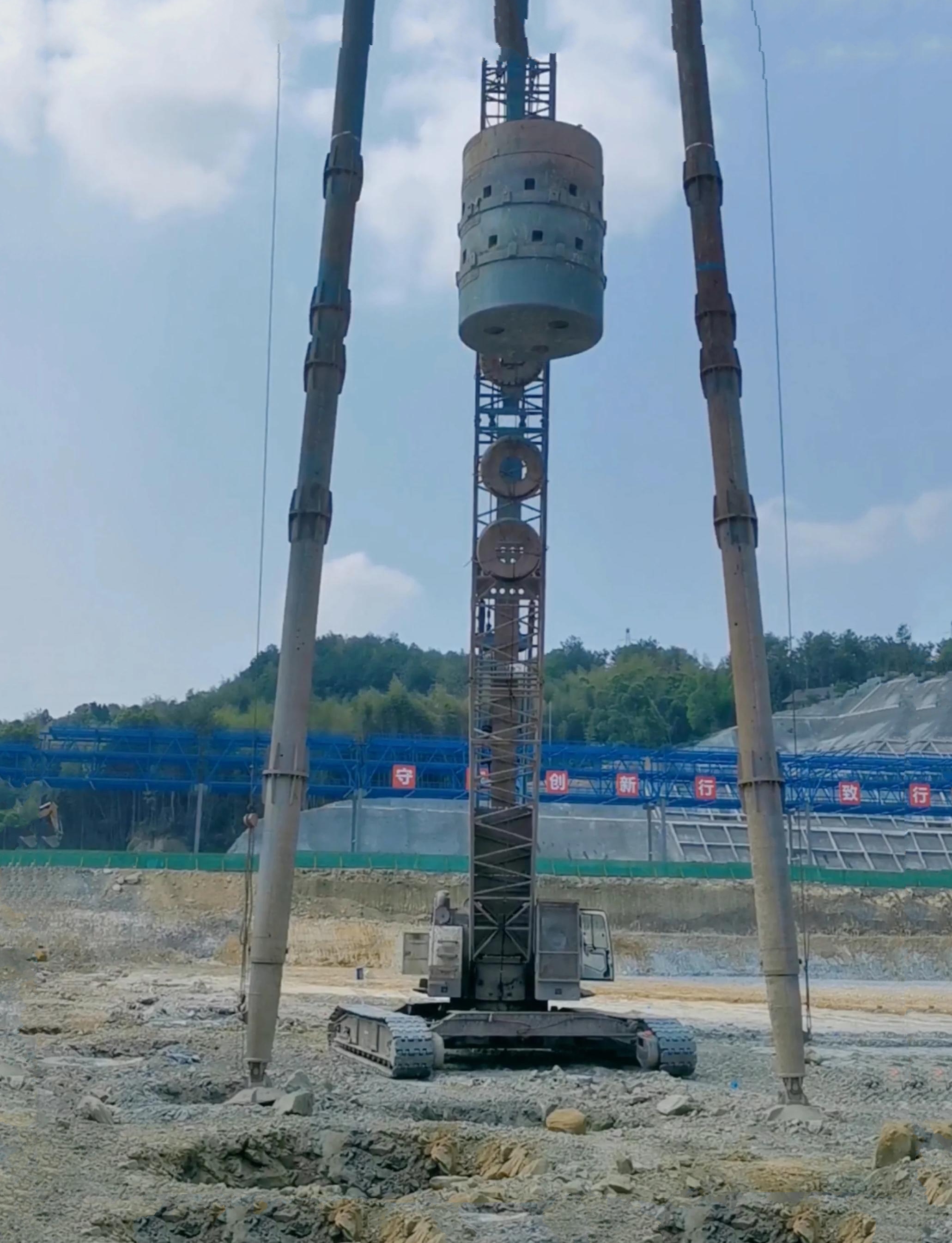 强夯夯心距是什么？影响因素与施工规范